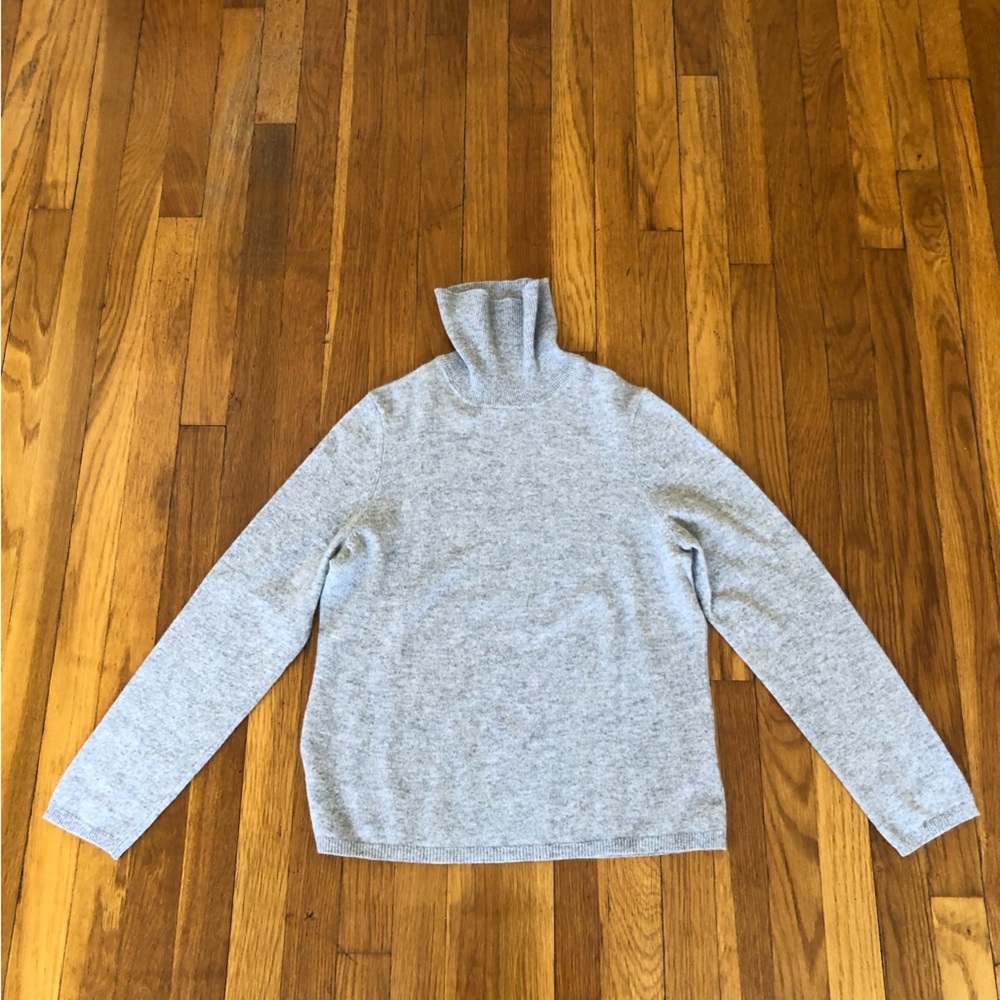 Cashmere Club Gray Cashmere Turtleneck